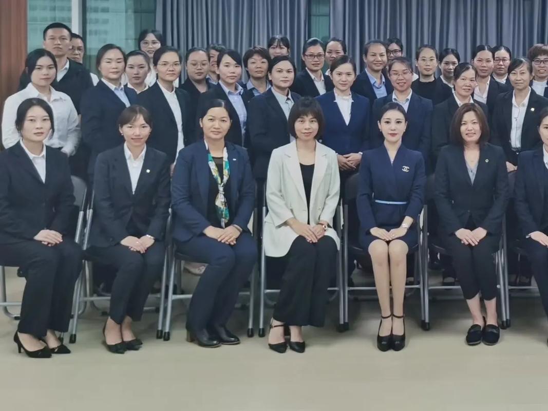 保險行業(yè)《商務禮儀》培訓 從產(chǎn)品到服務，從服務到禮儀服務的演進路徑